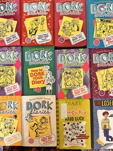 Posten 10 Rachel Renee Russell DORK DIARIES Bücher + Wimpy Kid Kinney nicht so beliebt - Bild 1 von 14