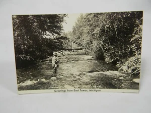 RPPC Saludos desde East Tawas, Michigan - Hombre Pesca - Postal - P47 - Imagen 1 de 3