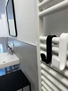 Appendino Termoarredo a S Gancio In Plexiglass Bianco Bagno Asciugamani Doccia - Bild 1 von 4