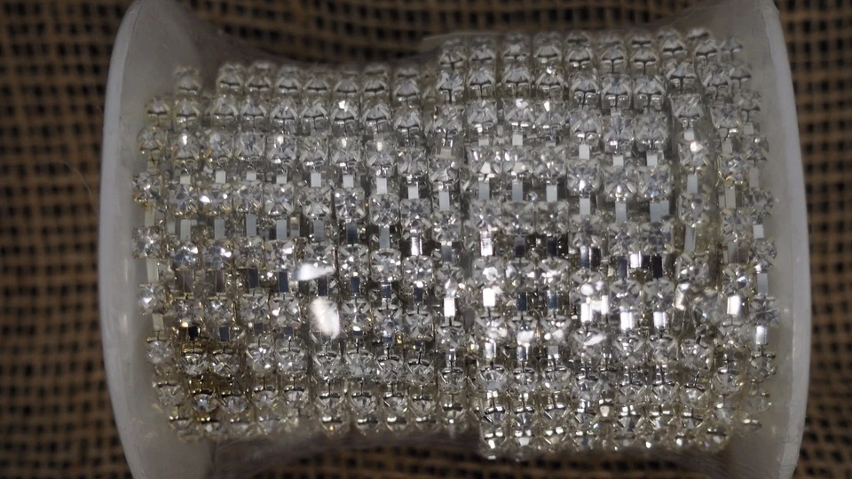 Cinta de eslabones de cadena de diamantes de imitación premium adorno boda oro plata Foto 1 de 1