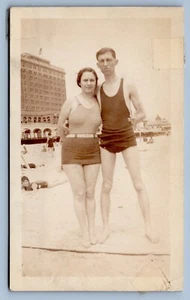 1932 Photo Atlantic City N. J. Beach bathing Suits Couple Chubby Women - Picture 1 of 2