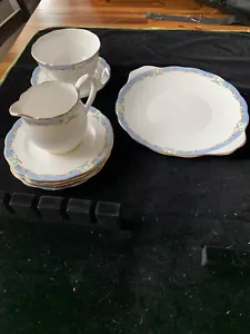 Vintage ROYAL ALBERT Bone China England Orient 5799 - Picture 1 of 6