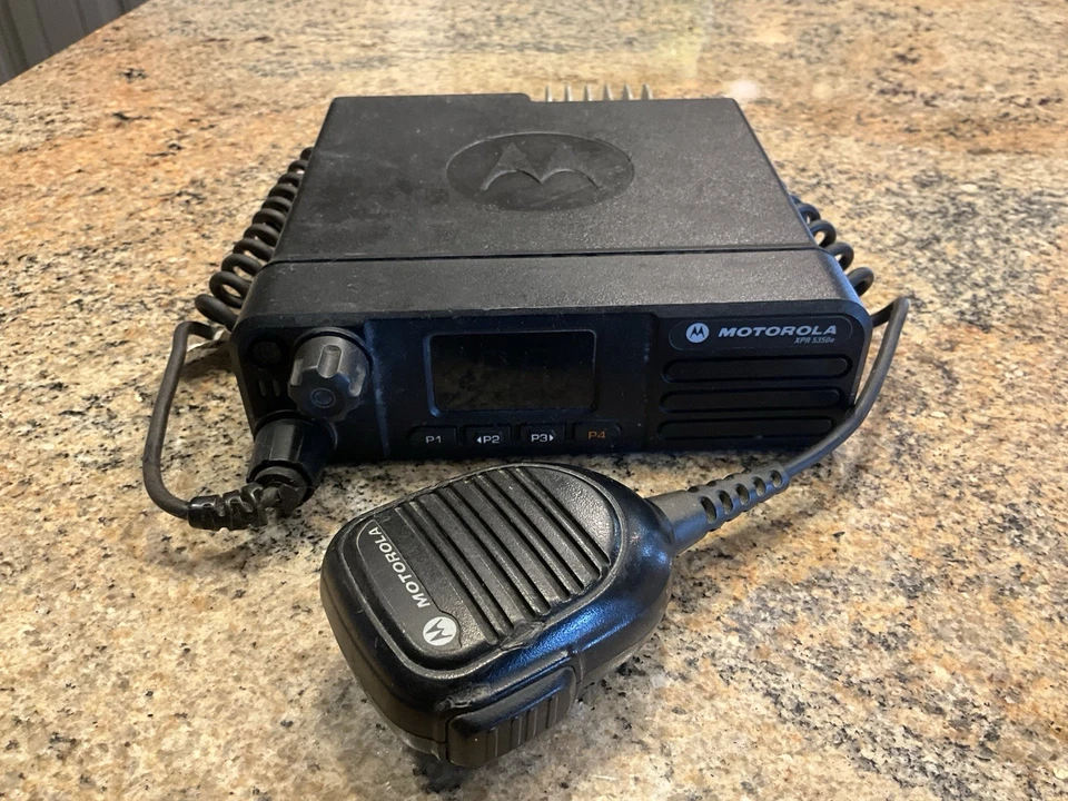 MOTOROLA XPR 5350E UHF AAM28QPC9RA1AH Foto 1 de 2