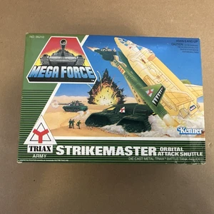 Kenner MEGA FORCE - STRIKEMASTER Attack Shuttle mit Diecast Tank - Sealed (1989) - Bild 1 von 24