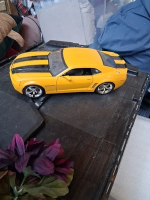RARE JADA 1:18 - 2006 CHEVY CAMARO CONCEPT YELLOW (TRANSFORMERS) - 91781 - Image 1 of 4