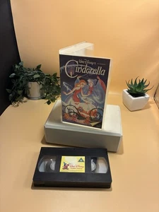Cinderella VHS Video Cassette Walt Disney Classics - Picture 1 of 5