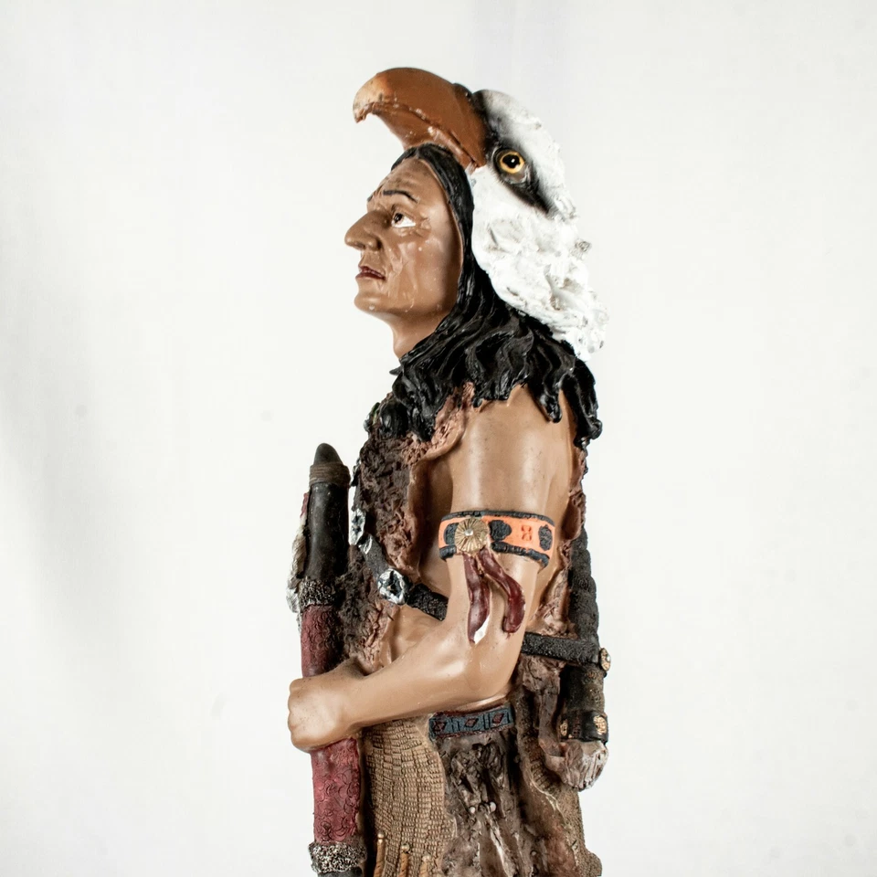 Estatuilla estatua escultura de colección jefe de la tribu nativa americana Lakota Getting War Foto 1 de 4