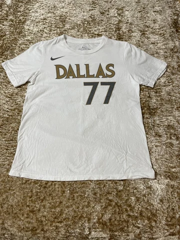 Nike Dallas Mavericks Boys Youth Luka Doncic T-Shirt Medium Dri Fit City Edition Cover