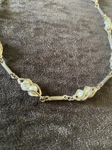 Vintage 1977 Avon Faux Pearl Necklace - Picture 1 of 5