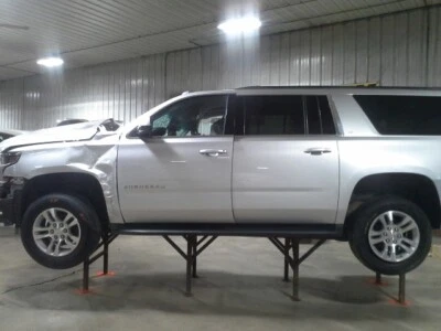 Espejo retrovisor interior delantero central usado se adapta a: Chevrolet Suburban 1500 O 2018 Foto 1 de 4