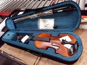 1/8 Violin for 3-5 age Child Hand Carved Solid wood with Case Bow Small Violin - Bild 1 von 8