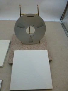 TANDBERG 10.5 Inch Metal Take Up Reel to Reel NAB Hub Tandberg - Picture 1 of 5