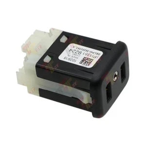 OEM GM Chevrolet USB Port Interface AUX Jack Apple Car Play 13519224 13509942 - Picture 1 of 5