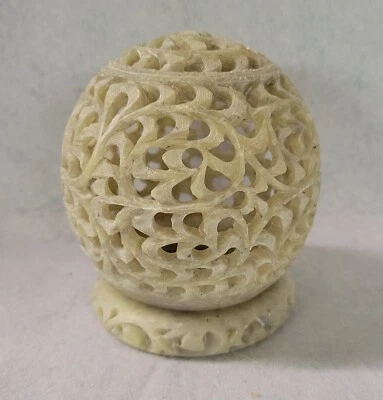 Candelabro Tealight esfera redonda de piedra de jabón Foto 1 de 4