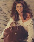 CINDY CRAWFORD - COOL SHOT WITH A BAG !!!