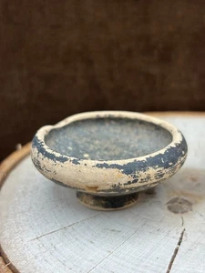 Antica ciotola piedistallo miniatura greco-romana mansarda-nero cantina sale? 1.125"x2" - Foto 1 di 17