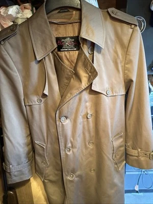 VTG OLEG CASSINI Signature Collection Trench Coat Lined Double Breasted 40 Reg. - Image 1 of 4