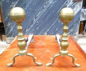 ANTIKES 18. JH. PAAR KUGELAUFSÄTZE, SCHLANGENFUSS MESSING ANDIRONS ~ ORIGINAL LOG STOPPER - Bild 1 von 10