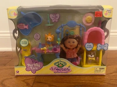 2007 {JAKKS} "CABBAGE PATCH KIDS" {LIL' SPROUTS} "PET DAY CARE" Juego, ¡NUEVO! Foto 1 de 4