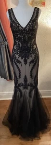 Cachet Women's Gown - Picture 1 of 10