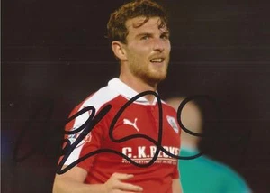 BARNSLEY: SAM WINNALL SIGNED 6x4 ACTION PHOTO + COA - Bild 1 von 1