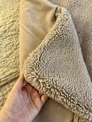 Cobertor de pele sintética Anthropologie Sophie violeta - Imagem 1 de 4