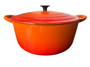Le Creuset Bräter Orange Ofenrot Rund Preloved Kochen Gusseisen 2,4 L 20 cm - Picture 1 of 7