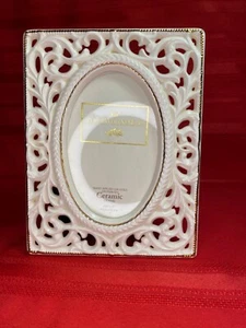 Philip Whitney Photo Frame 3.5"x5" White Pierced Ceramic Hand Applied 22K Gold - Picture 1 of 14