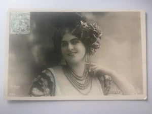 CPA - Reutlinger - D'AVIGNY - FEMME - Imagen 1 de 2