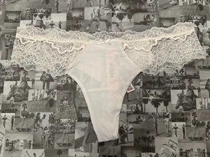 NWT Victoria's Secret Dream Angels Lace-Trim Thong White / Ivory Panty Size M - Picture 1 of 2