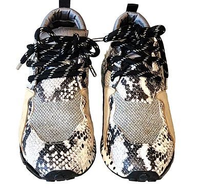 Zapatilla deportiva Steve Madden de cuero acantilado 7M para mujer (serpiente natural) plateada Foto 1 de 4