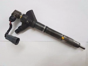 Inyector Diesel Usado LEXUS IS II 220d 23670-0R040 - Imagen 1 de 1