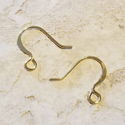 Gancho plano minimalista enchapado en oro 14K aretes ganchos hallazgos 2 piezas Foto 1 de 4