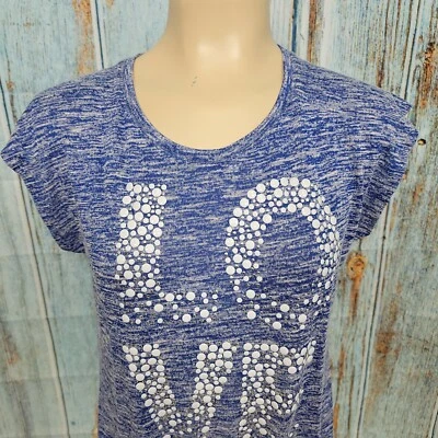 No Boundaries Tops 女式小号 3-5 无袖图案 T 恤太空染蓝色 LOVE — 第 1/4 张图片