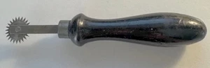 Rueda de calco con mango de madera negra - costura - Imagen 1 de 1