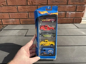 Hot Wheels House Calls Gift Pack - Retro 2000s - Picture 1 of 8