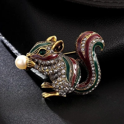 Luxury Vintage Gold Tone Squirrel Brooch Animal Pin Fall Autumn Jewelry Gift - Image 1 of 4