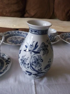 Hutschenreuther Blumenvase Zwiebelmuster - Bild 1 von 2