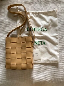 Bottega Veneta Cassette Messenger Bag Almond/Bege/Brown Stylish RARE Popular - Picture 1 of 7