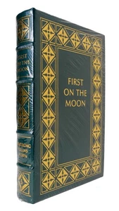 First on the Moon by Armstron, Collins & Aldrin - Easton Press - New - Sealed - Foto 1 di 1
