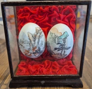VINTAGE ASIAN HAND PAINTED EGGS IN WOOD AND GLASS DISPLAY CASE - Picture 1 of 8