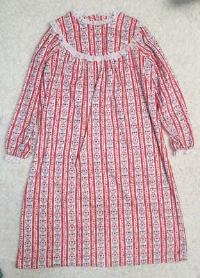 Lanz of Salzburg Girls Flannel Nightgown Large 10-12 Red Floral/Heart Lace Trim - Image 1 of 3