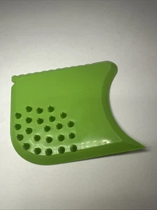 Tupperware Scrape Em All Multipurpose Kitchen Gadget Scraper Scrubber Green - Picture 1 of 3