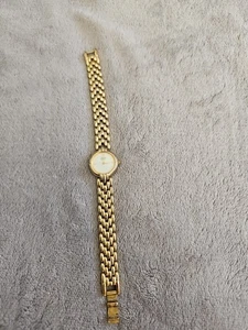 Reloj analógico dorado para mujer con pulsera de eslabones - Imagen 1 de 3