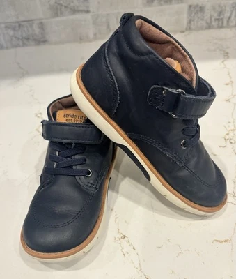 Bota Stride Rite SRT Quinn para niño pequeño azul marino 9,5 Foto 1 de 4