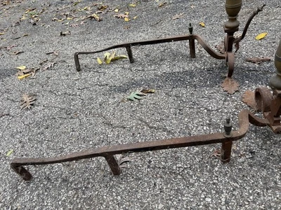 Juego de Chimenea Andirons Vintage 24” por 30” de Latón y Hierro Foto 1 de 4