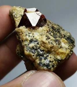 Red Zircon Crystal on matrix nicely terminated piece- skardu  33.5 g - SB8 - Picture 1 of 8