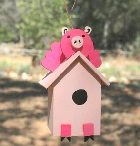 Flying Pink Pig hanging Ornament, Garden/Indoor Decoration, Pig with wings - Picture 1 of 6