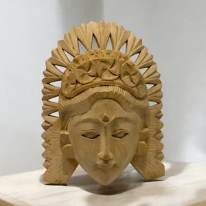 Hermosa máscara balinesa de madera tallada a mano de 'Sita', esposa de Rama - Imagen 1 de 9