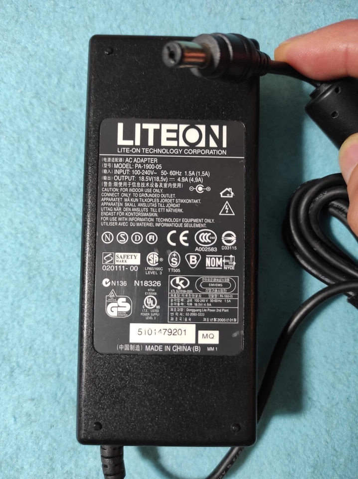 Notebook Netzteil 90W, 18,5V, 4,9A Stecker 5,5 x 1,7mm Lite-On für z.B. Acer - Bild 1 von 1